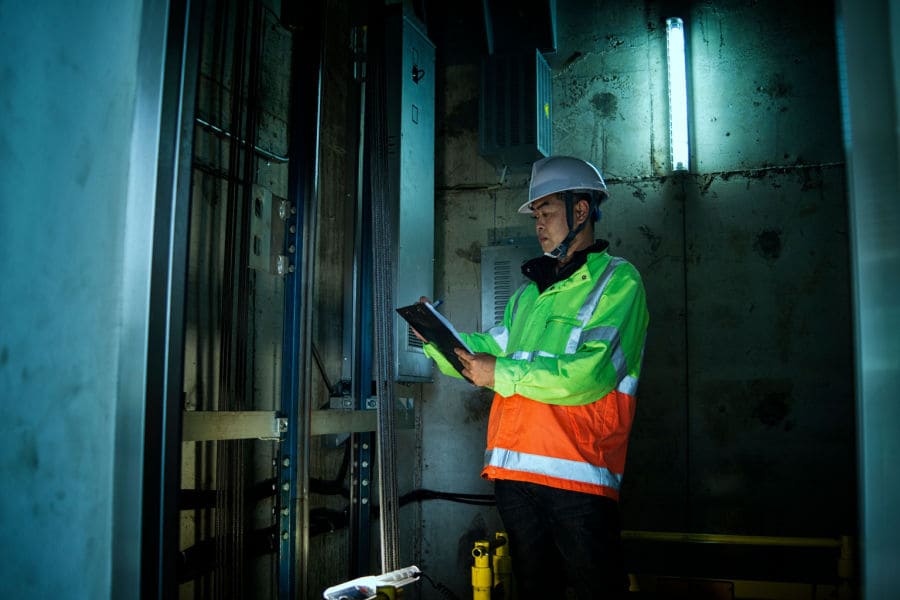 manutenção de elevadores