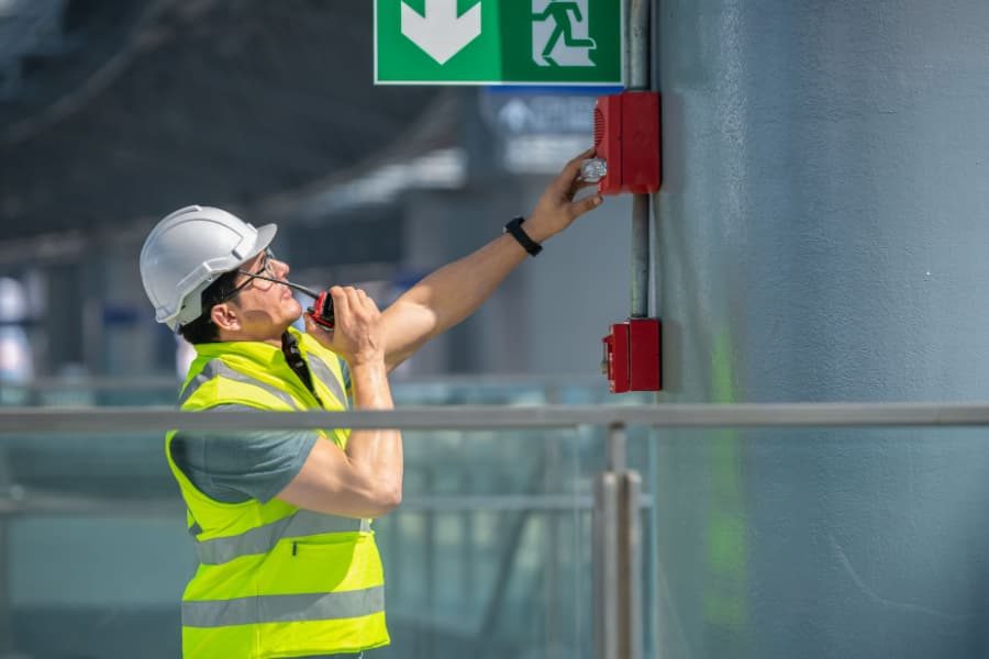 profissional realizando o PPCI