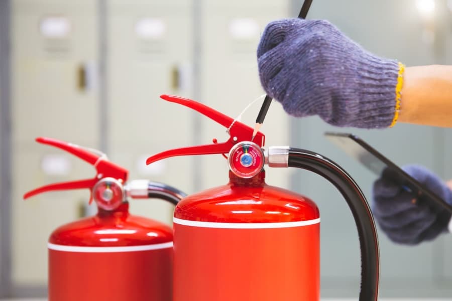 Imagem ilustrativa de extintores